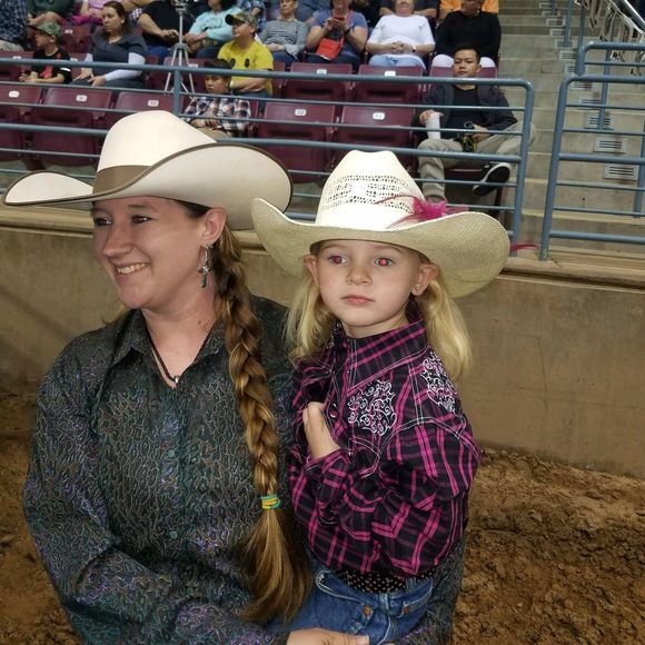 Meet your Posher, Jennifer - Picture 1 of 1